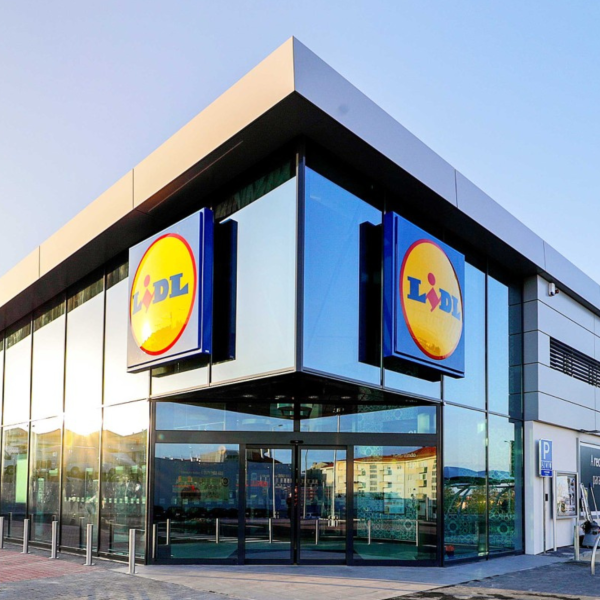 2 INT TRAINEES LOJA LIDL PORTUGAL.png